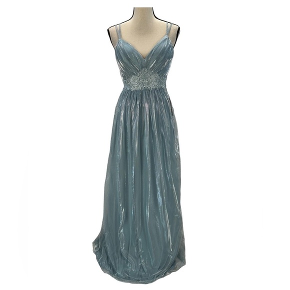 Teezeme Spaghetti Strap Embroidered Beaded Formal Gown - Light Blue - size 5/6 - Picture 1 of 12